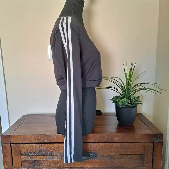 Adidas Crop Top Black White Womens Size Medium Primeblue Trendy 3 Stripe - Picture 5 of 10